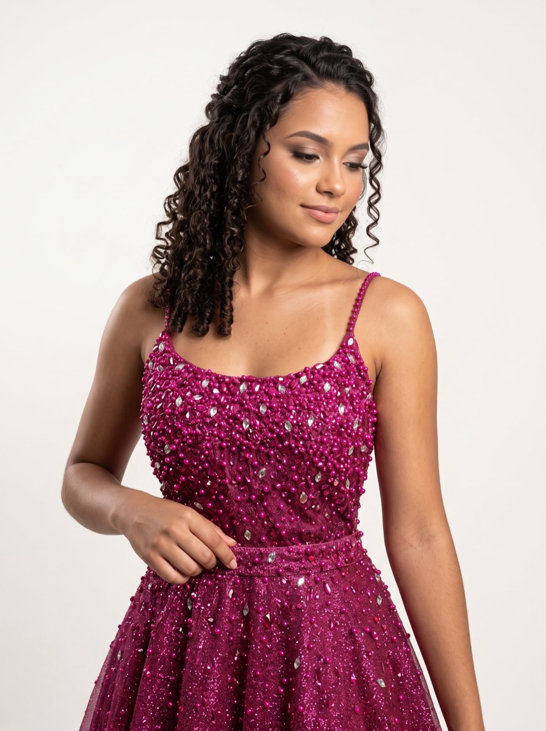 Vestido pink bordado com pedrarias